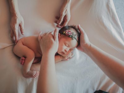 Behind the scenes of a Newborn Session with Nono by Dyan